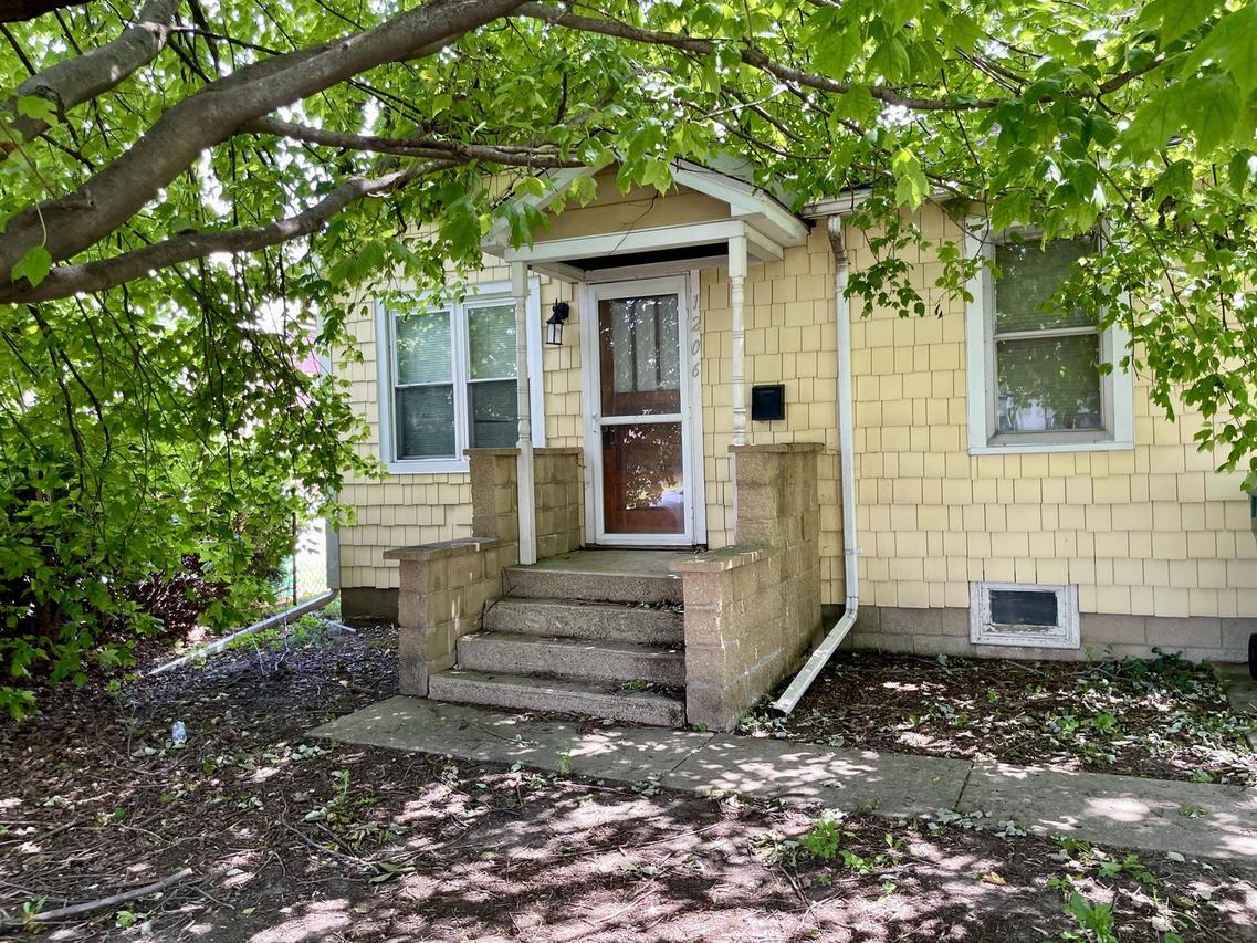 1206 Oakland Ave., Joliet, IL 60435