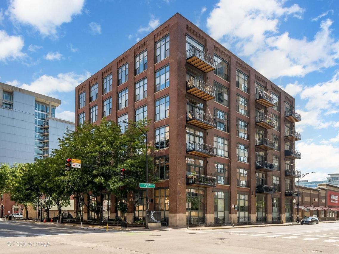 701 W Jackson Blvd. #607, Chicago, IL 60661