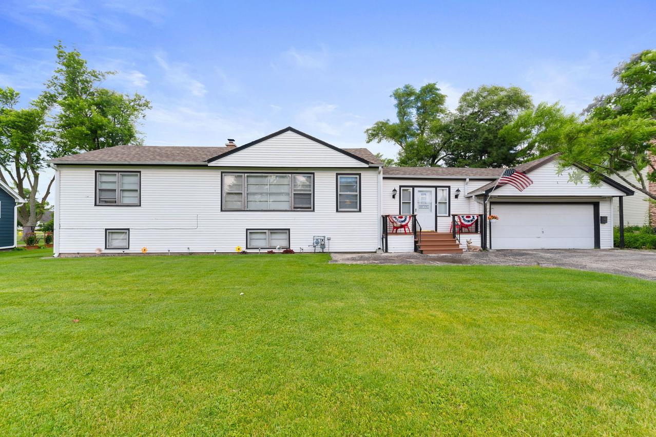 6918 Parkside Ave., Countryside, IL 60525
