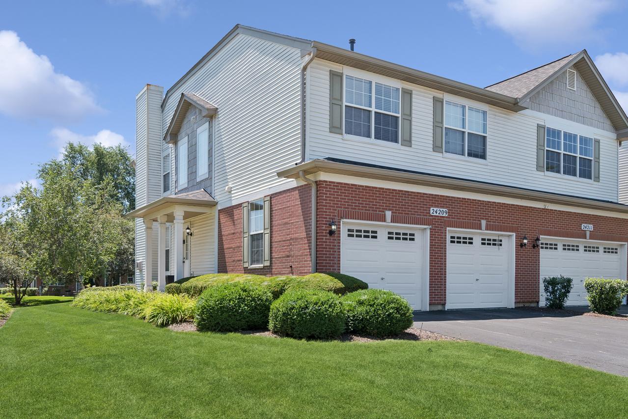 24209 Walnut Cir., Plainfield, IL 60585