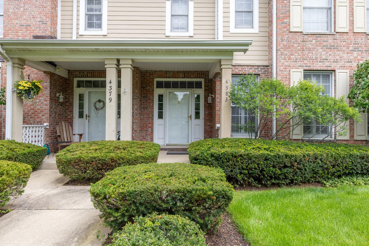 4383 Canterbury Ct., St. Charles, IL 60174