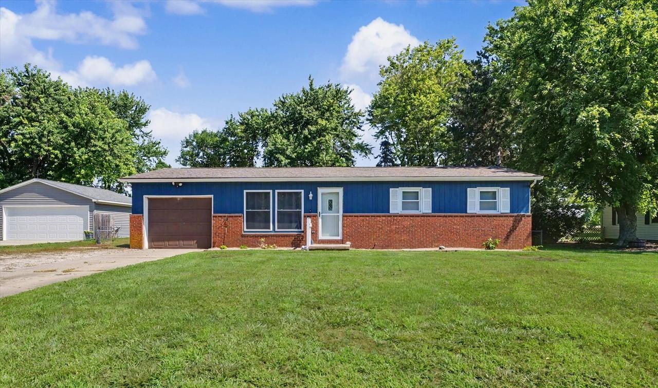 406 Northgate Dr., St. Joseph, IL 61873