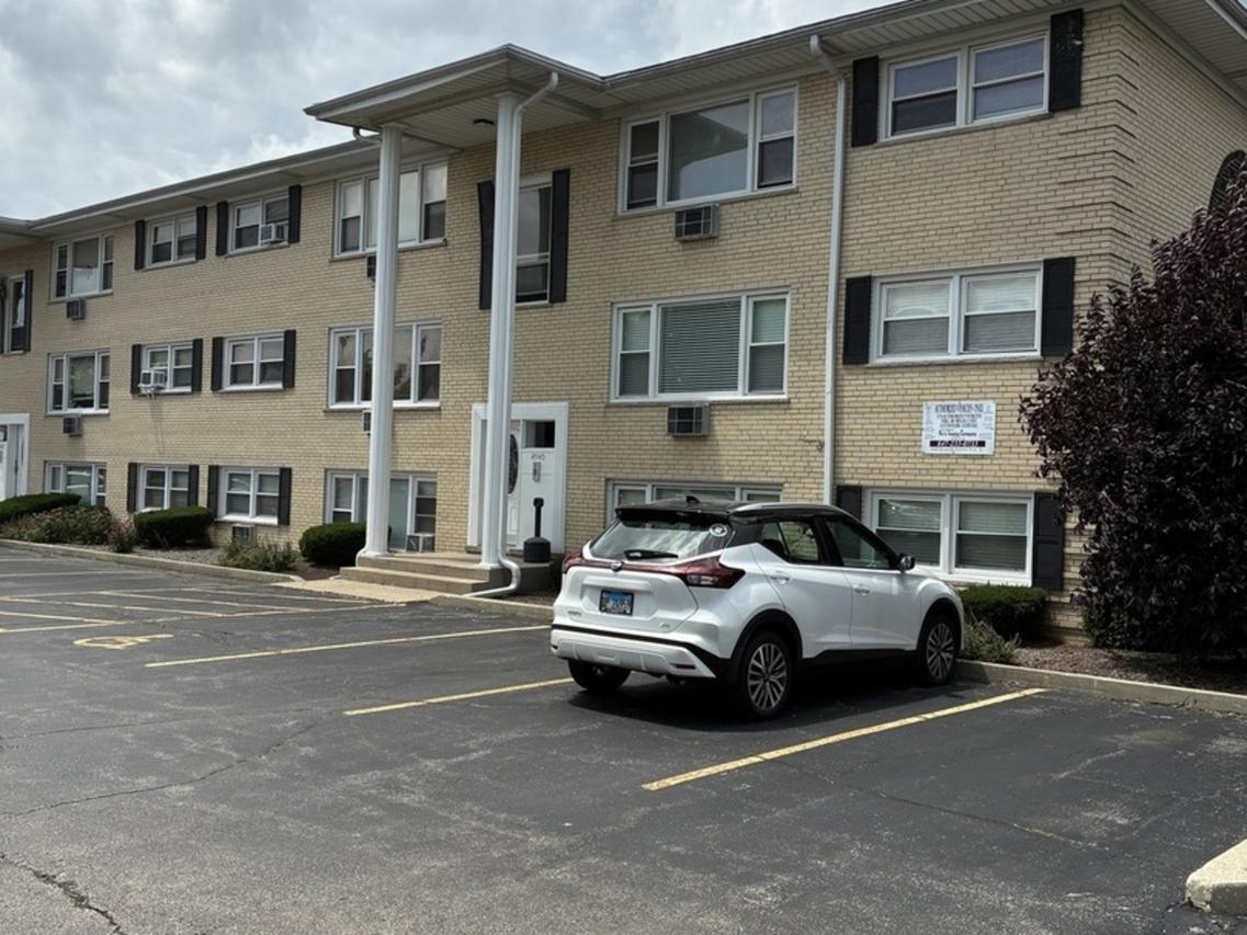 4940 N Leonard Dr. #3B, Norridge, IL 60706