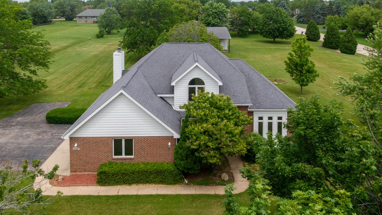 2302 English Prairie Rd., Spring Grove, IL 60081