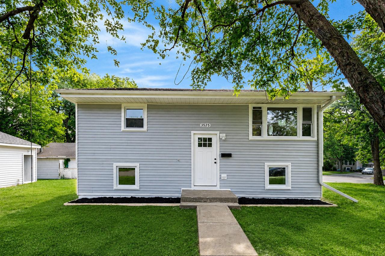 3525 John St., Steger, IL 60475