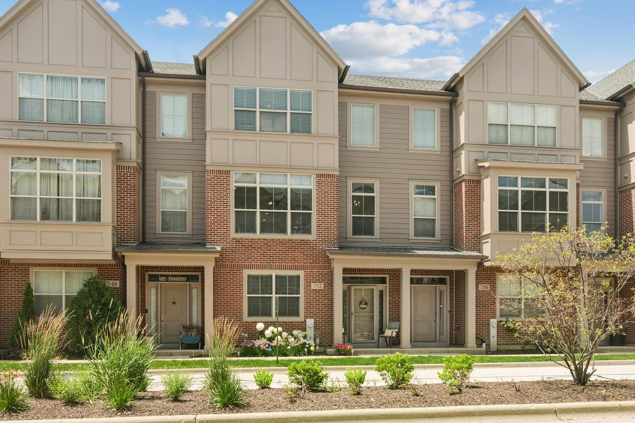 752 N Keystone Ln., Vernon Hills, IL 60061