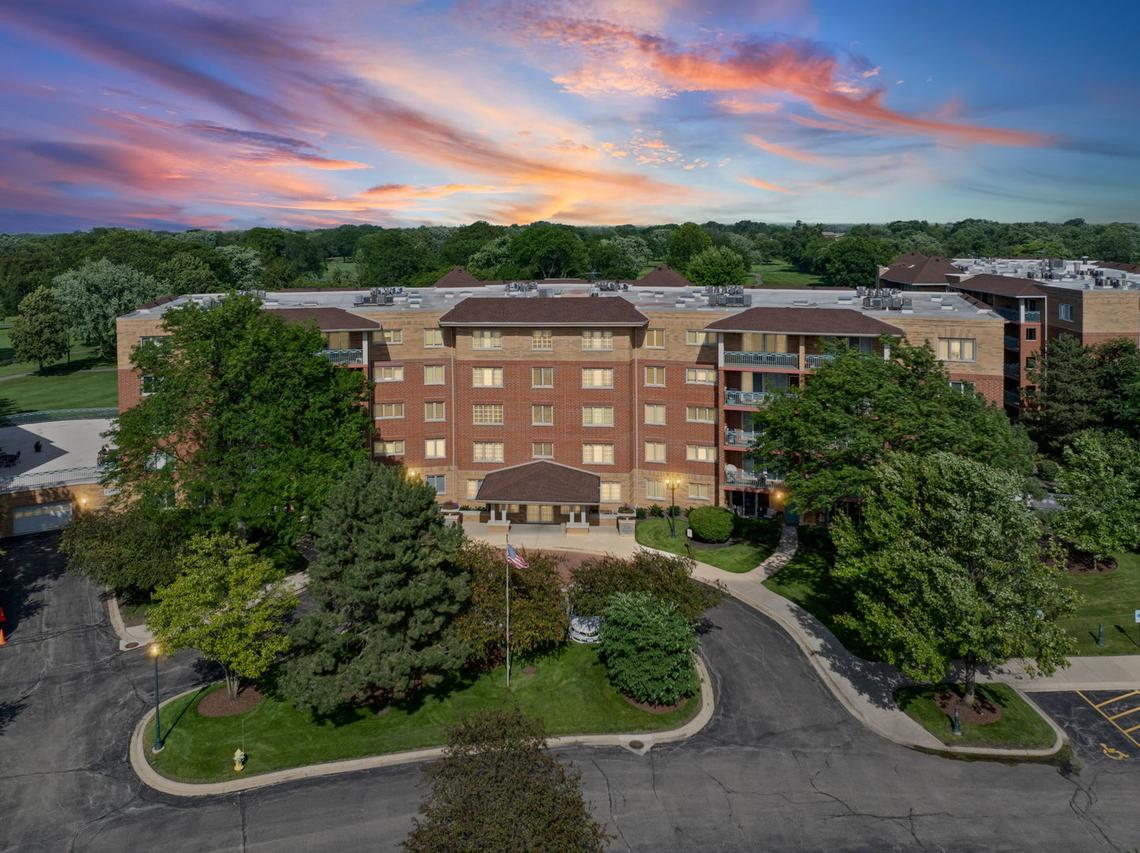 720 Creekside Dr. #407B, Mount Prospect, IL 60056