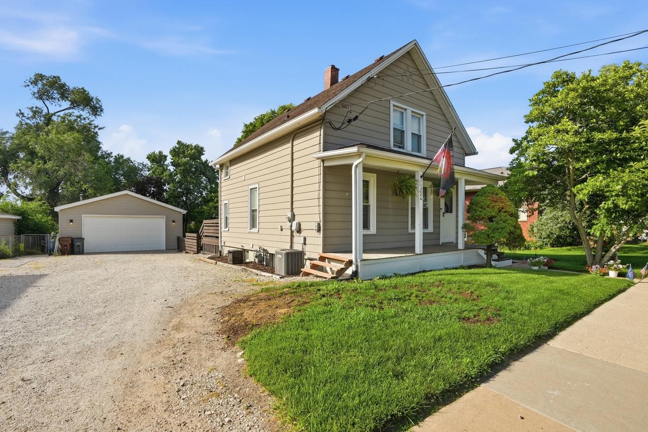 11224 Front St., Mokena, IL 60448
