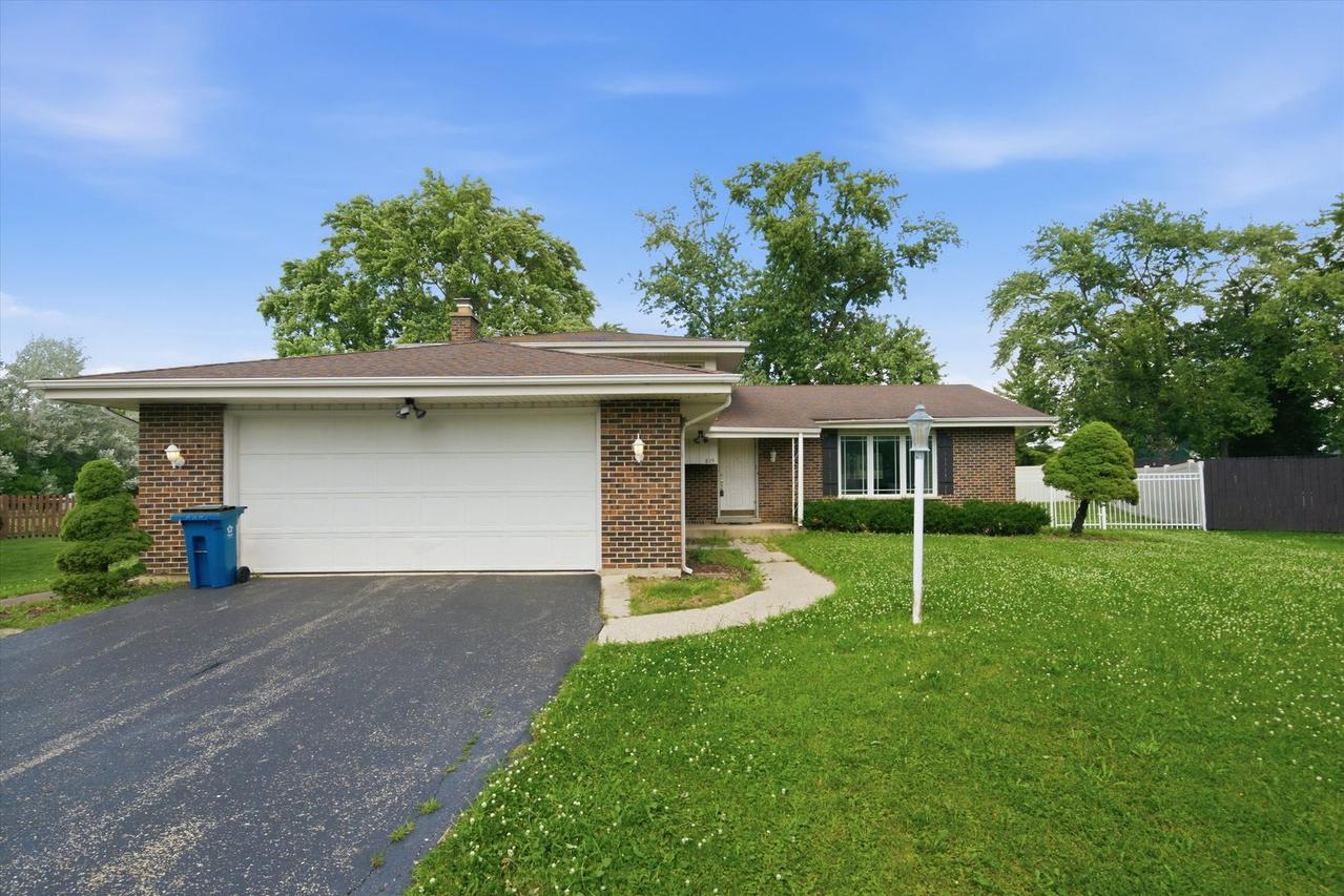 819 River Forest Ct., Bensenville, IL 60106