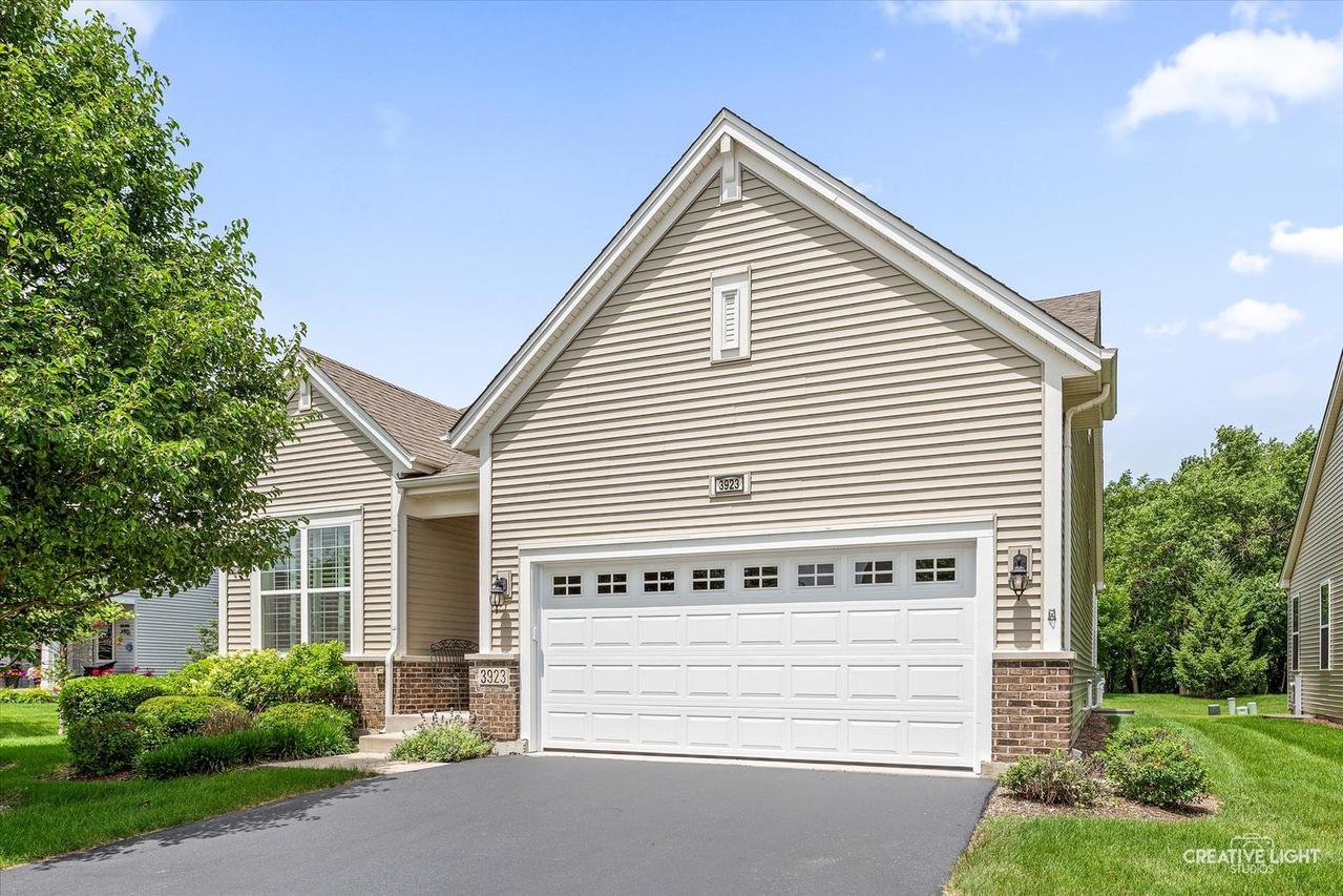 3923 Chesapeake Ln., Naperville, IL 60564