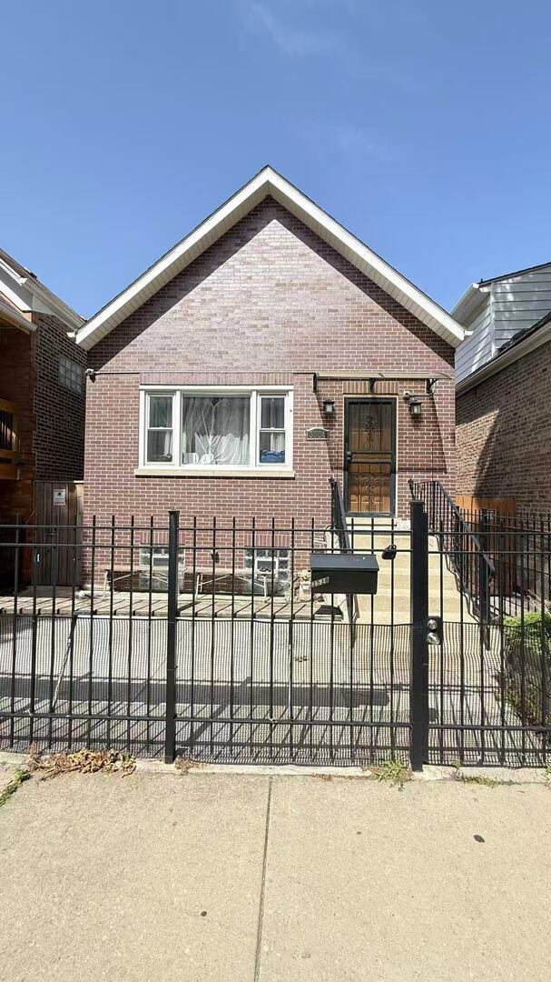 3538 S Honore St., Chicago, IL 60609