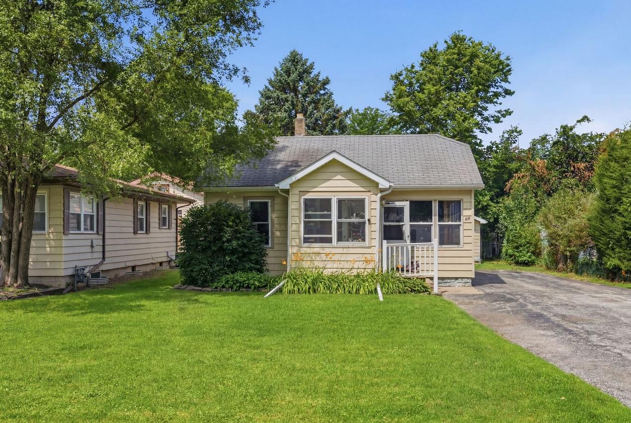1219 Gates St., Aurora, IL 60505