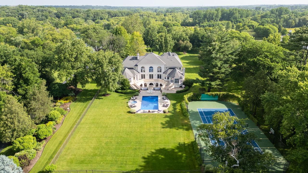 5N113 Burr Rd., St. Charles, IL 60175