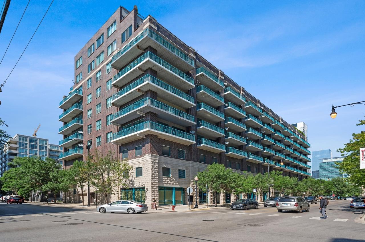 920 W Madison St. #6C, Chicago, IL 60607