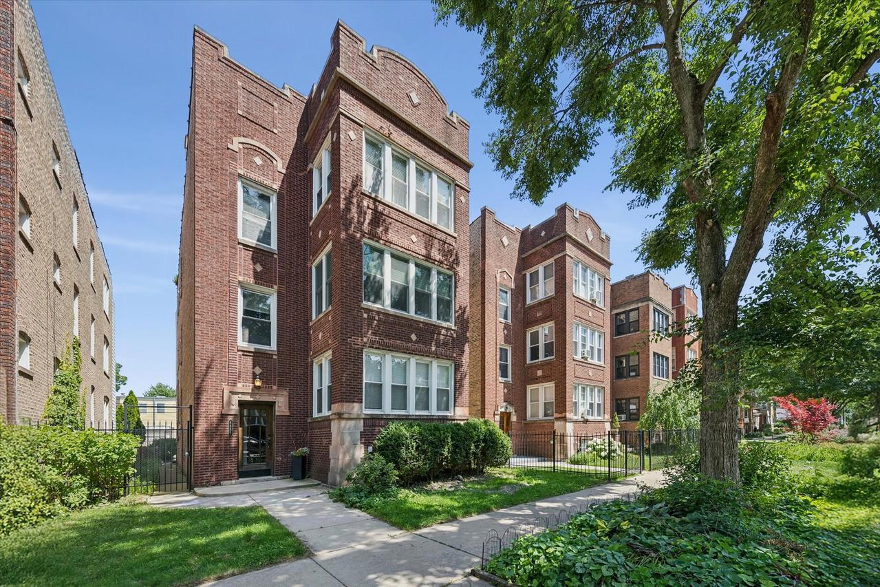 4855 N Washtenaw Ave. #2, Chicago, IL 60625