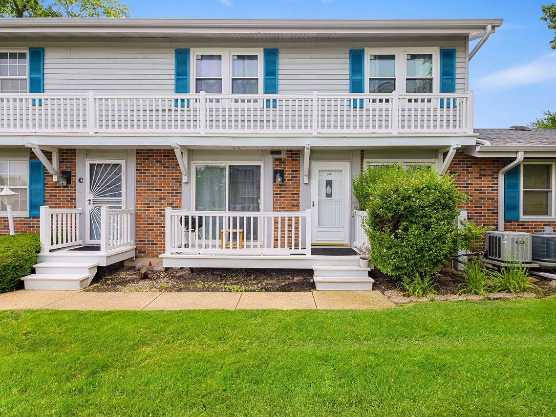 306 Milton Ct. #B, Bloomingdale, IL 60108