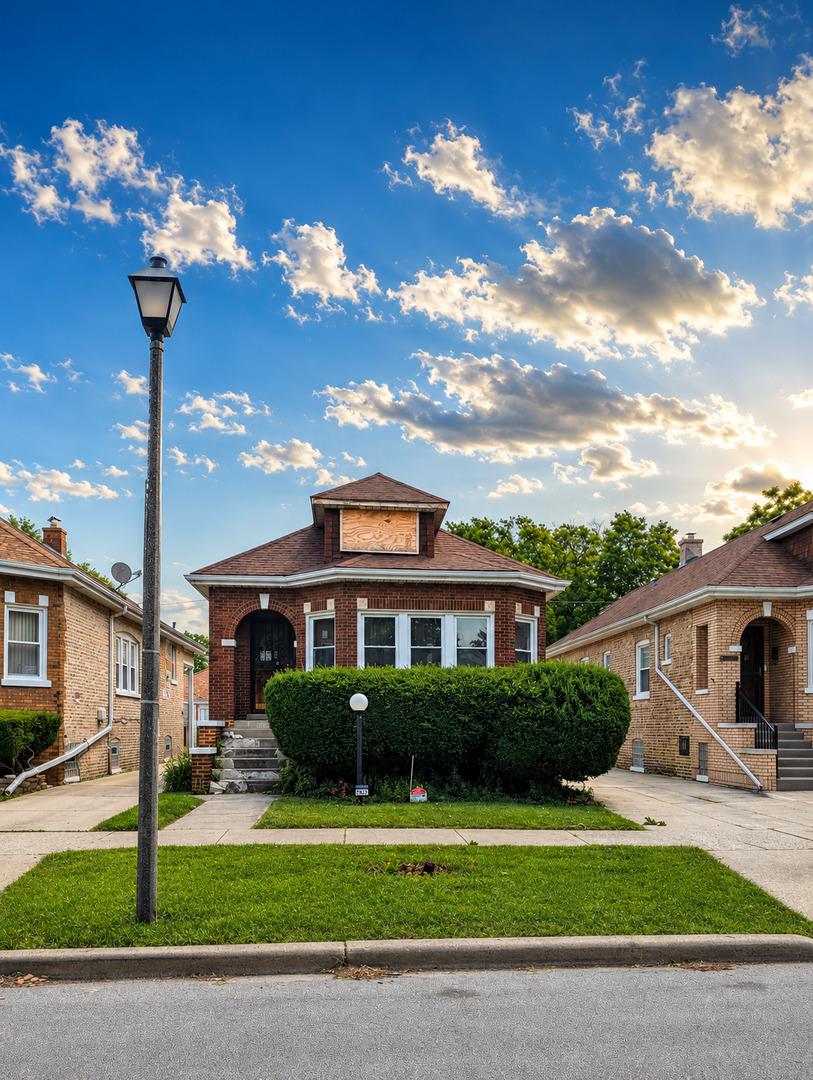 1827 S 3rd Ave., Maywood, IL 60153