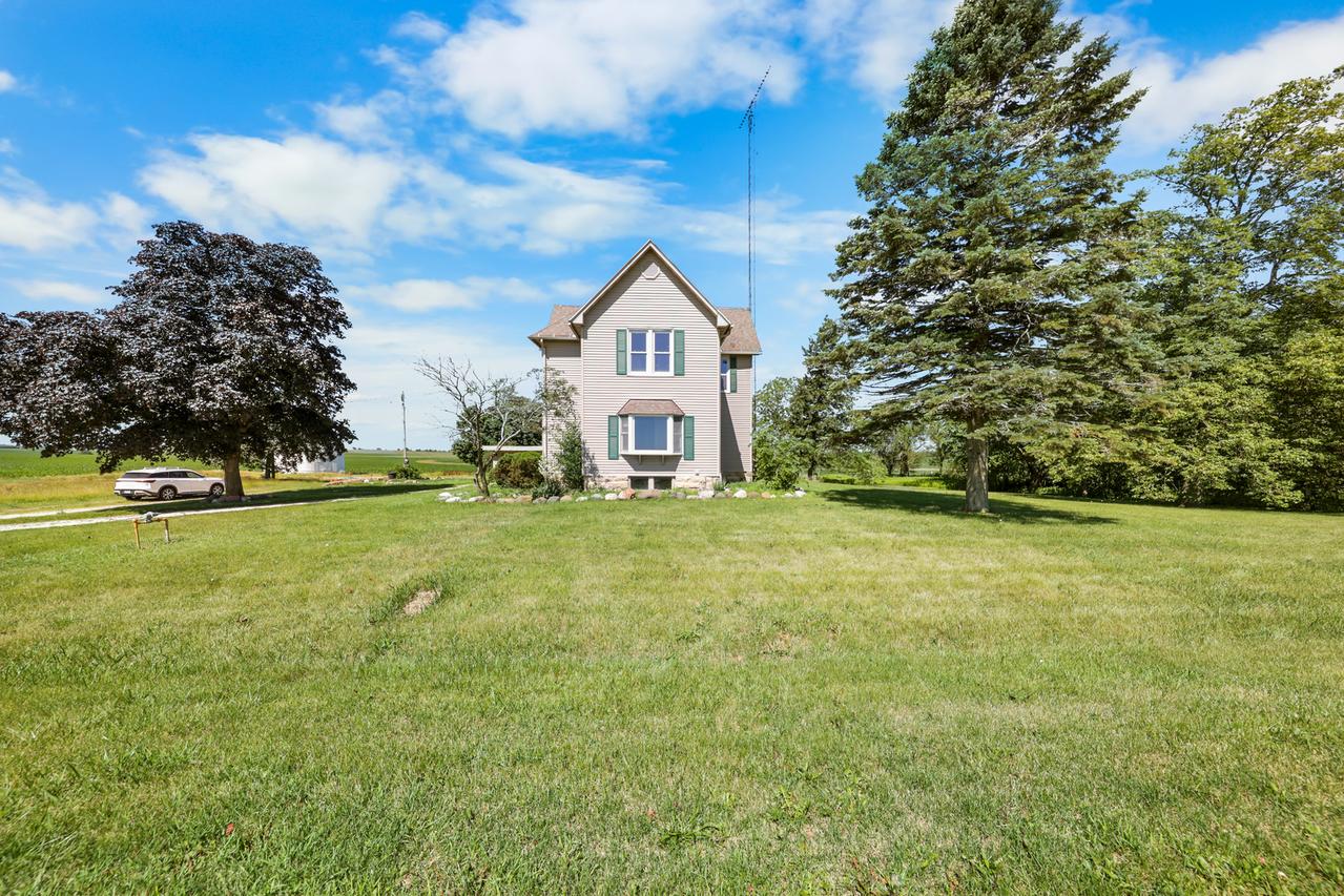 3447 E 27th Rd., Marseilles, IL 61341