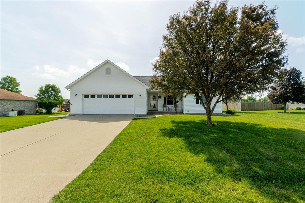 412 Sunset Dr., Colfax, IL 61728