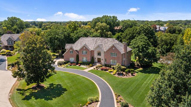 28063 Gray Barn Ln., Lake Barrington, IL 60010