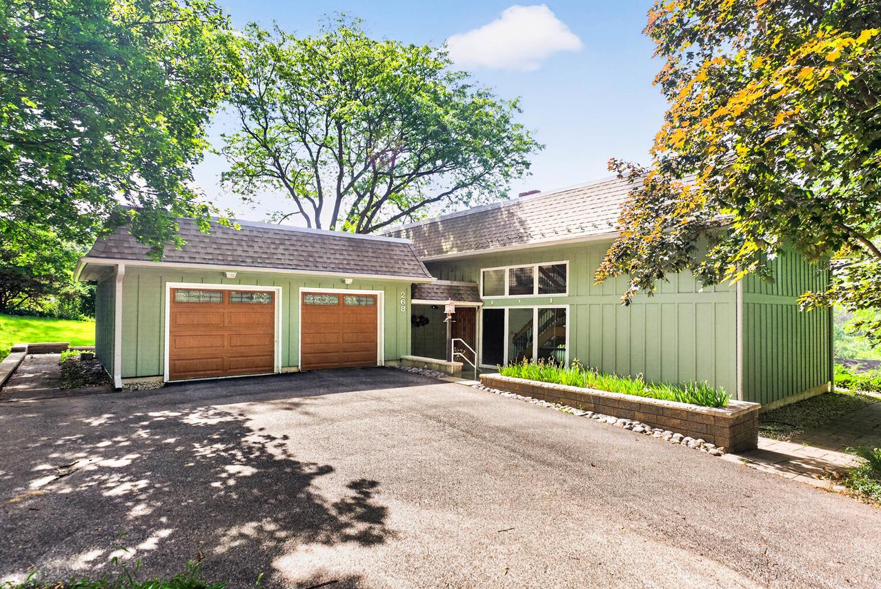 268 Scenic Dr., Tower Lakes, IL 60010