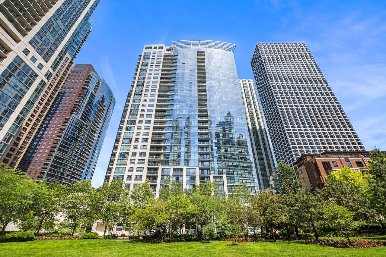 201 N Westshore Dr. #604, Chicago, IL 60601
