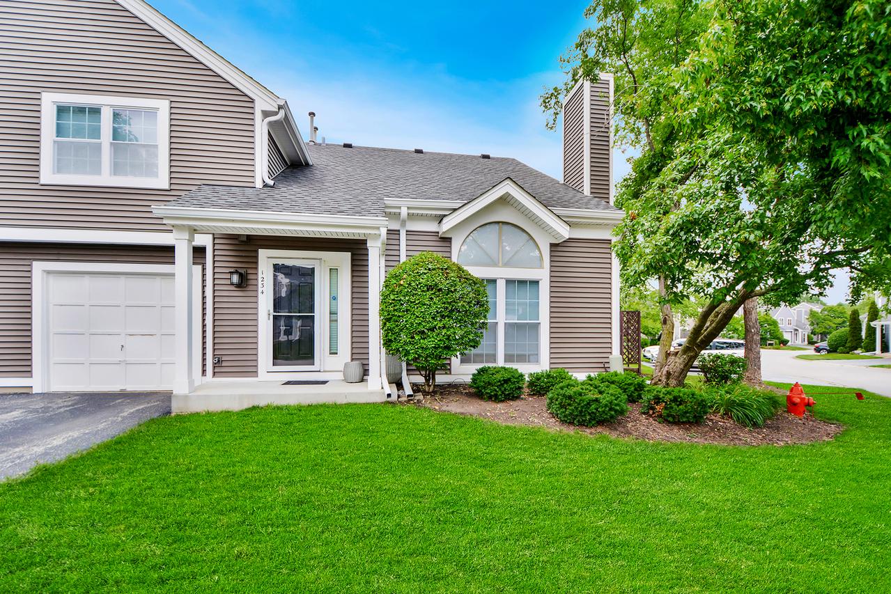 1234 N Knollwood Dr., Palatine, IL 60067