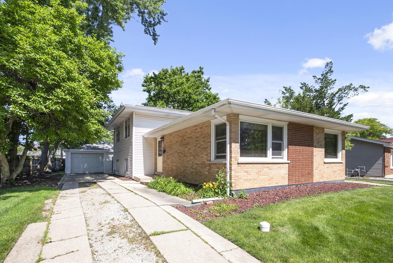 16754 Oconto Ave., Tinley Park, IL 60477