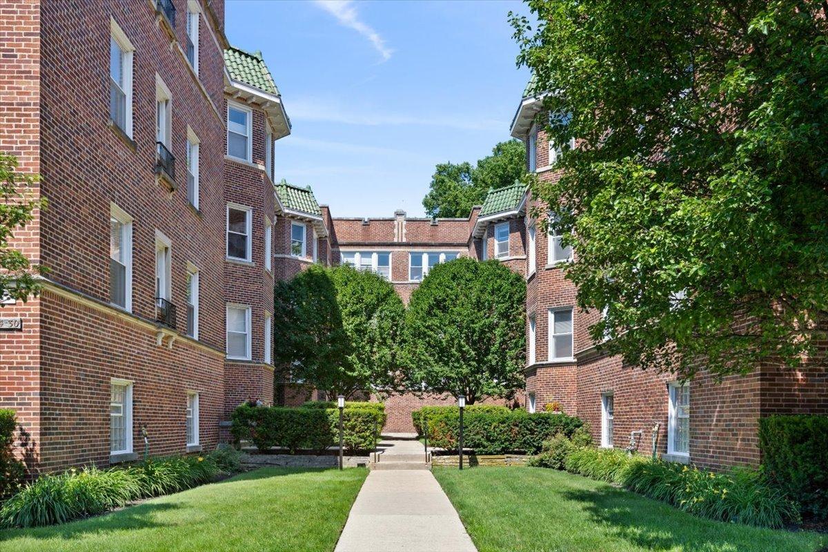 1226 Elmwood Ave. #1W, Evanston, IL 60202