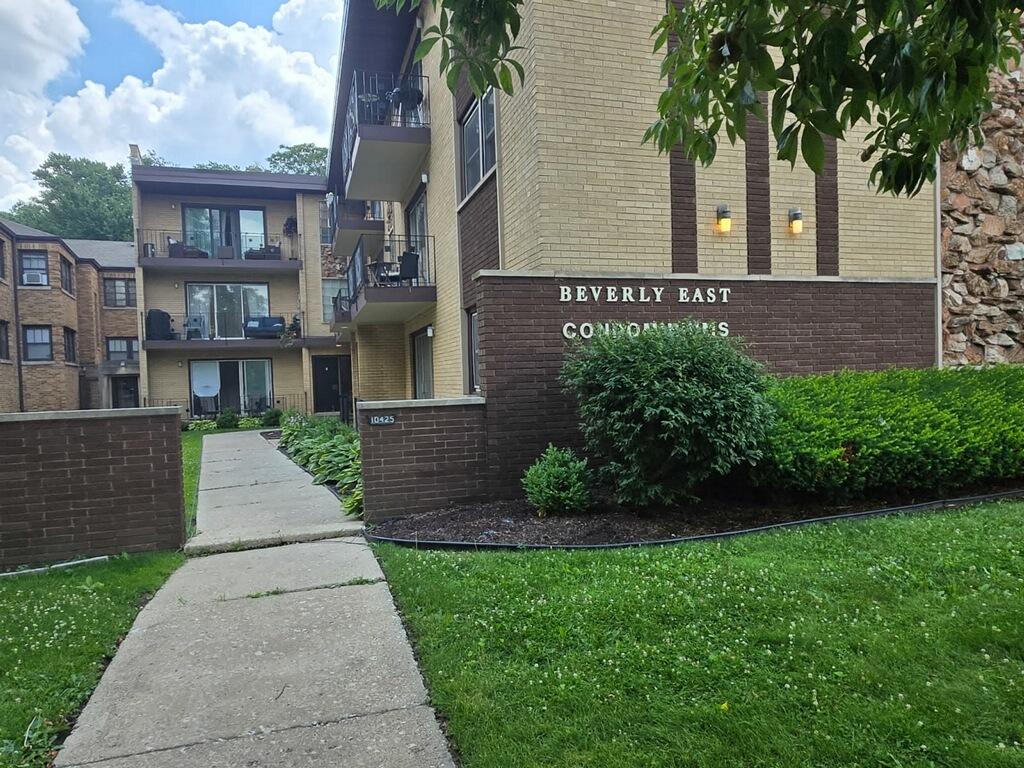 10425 S Hale Ave. #1C, Chicago, IL 60643