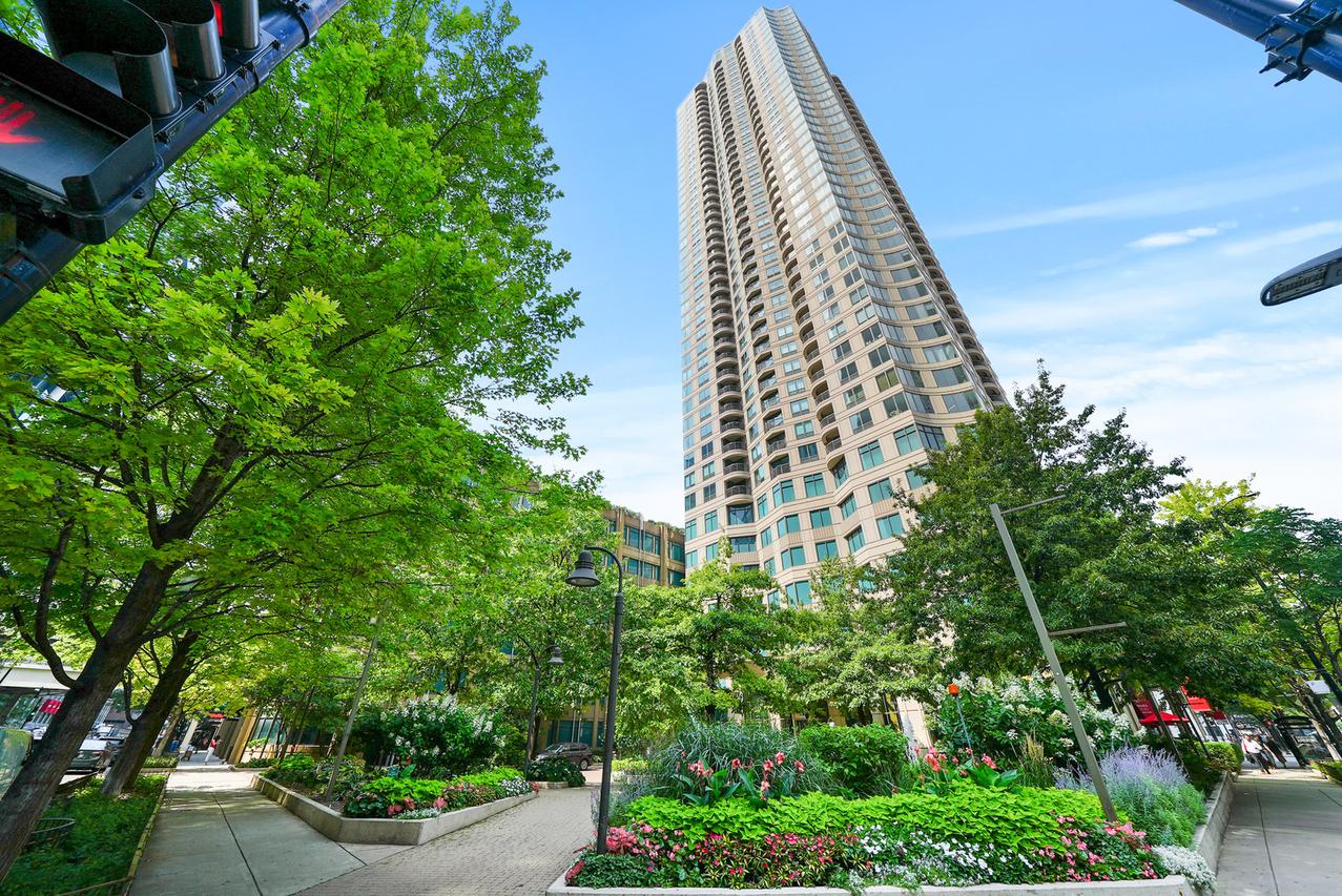 400 N Lasalle Dr. #4401, Chicago, IL 60654
