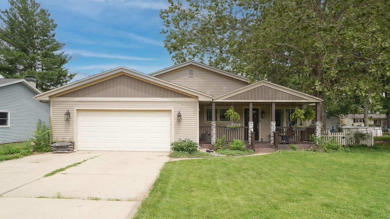 1004 S Division St., Mahomet, IL 61853
