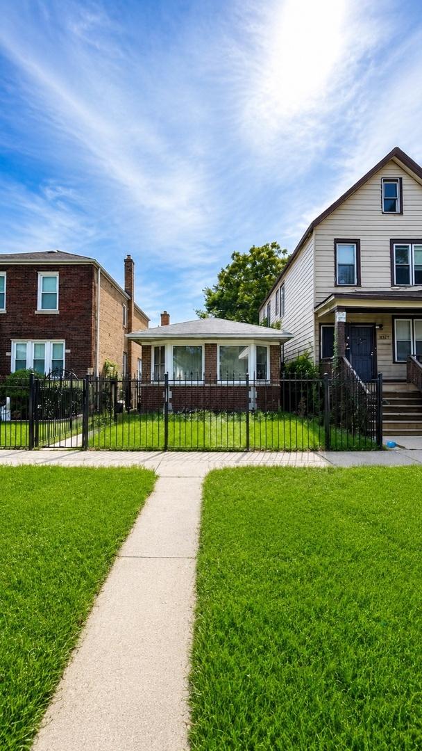 8635 S Burnham Ave., Chicago, IL 60617