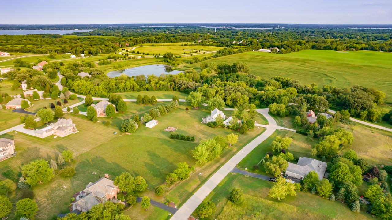 8300 Appaloosa Ln., Spring Grove, IL 60081