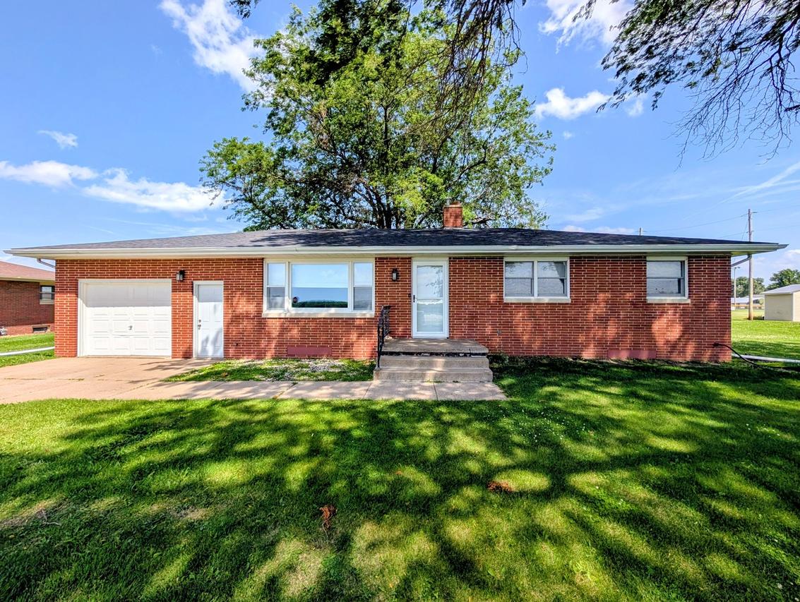 503 N 1st St., Alpha, IL 61413