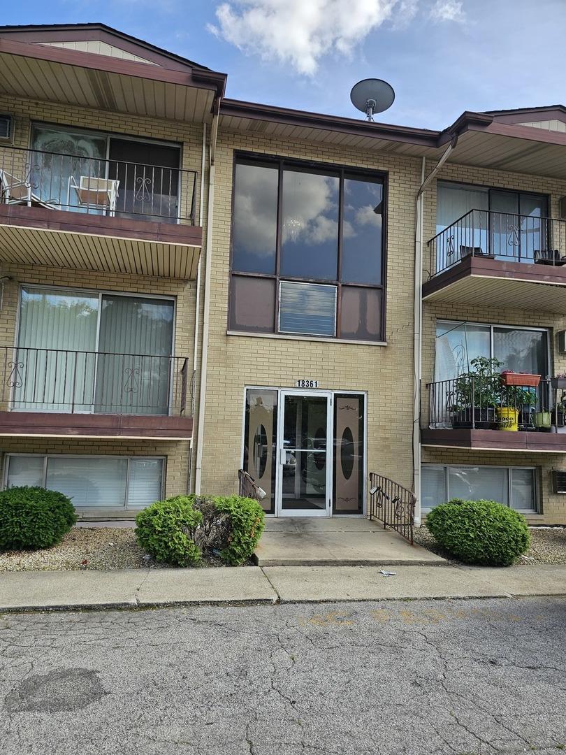 18361 Glen Oak Ave. #1B, Lansing, IL 60438