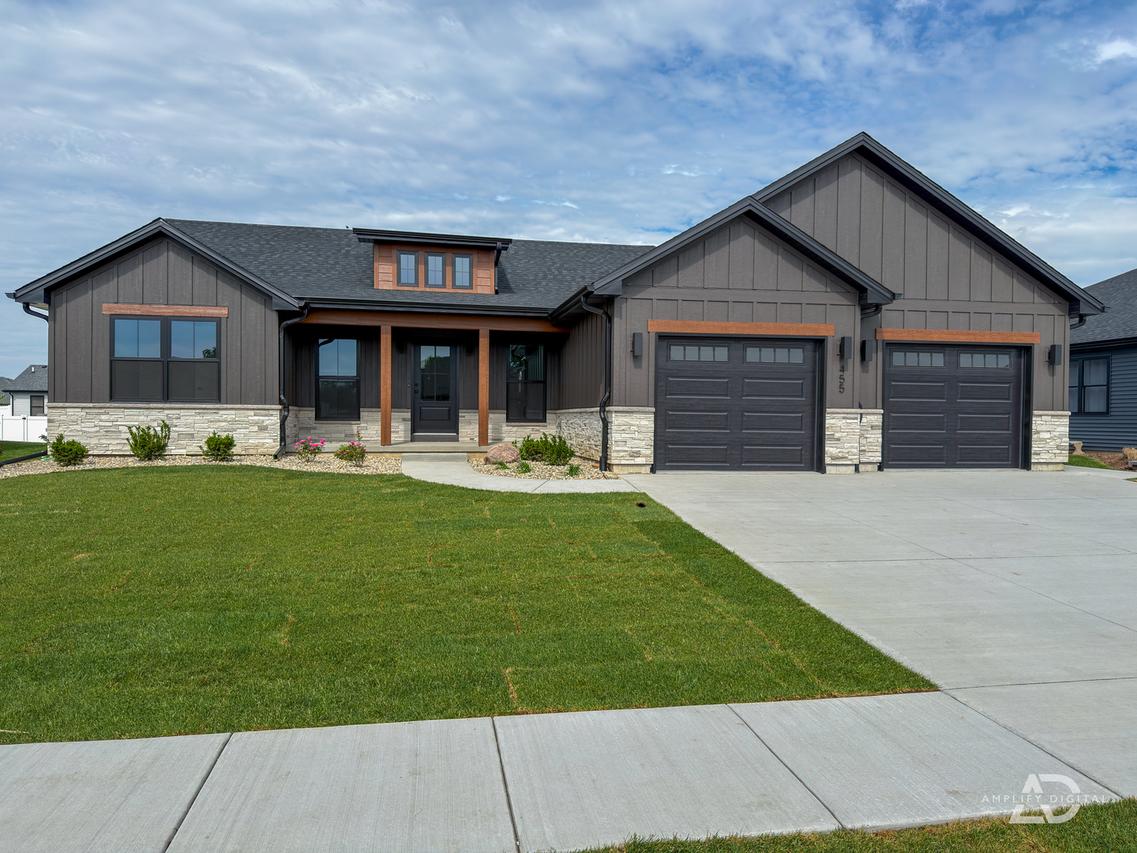 455 Edgebrook Dr., Bourbonnais, IL 60914