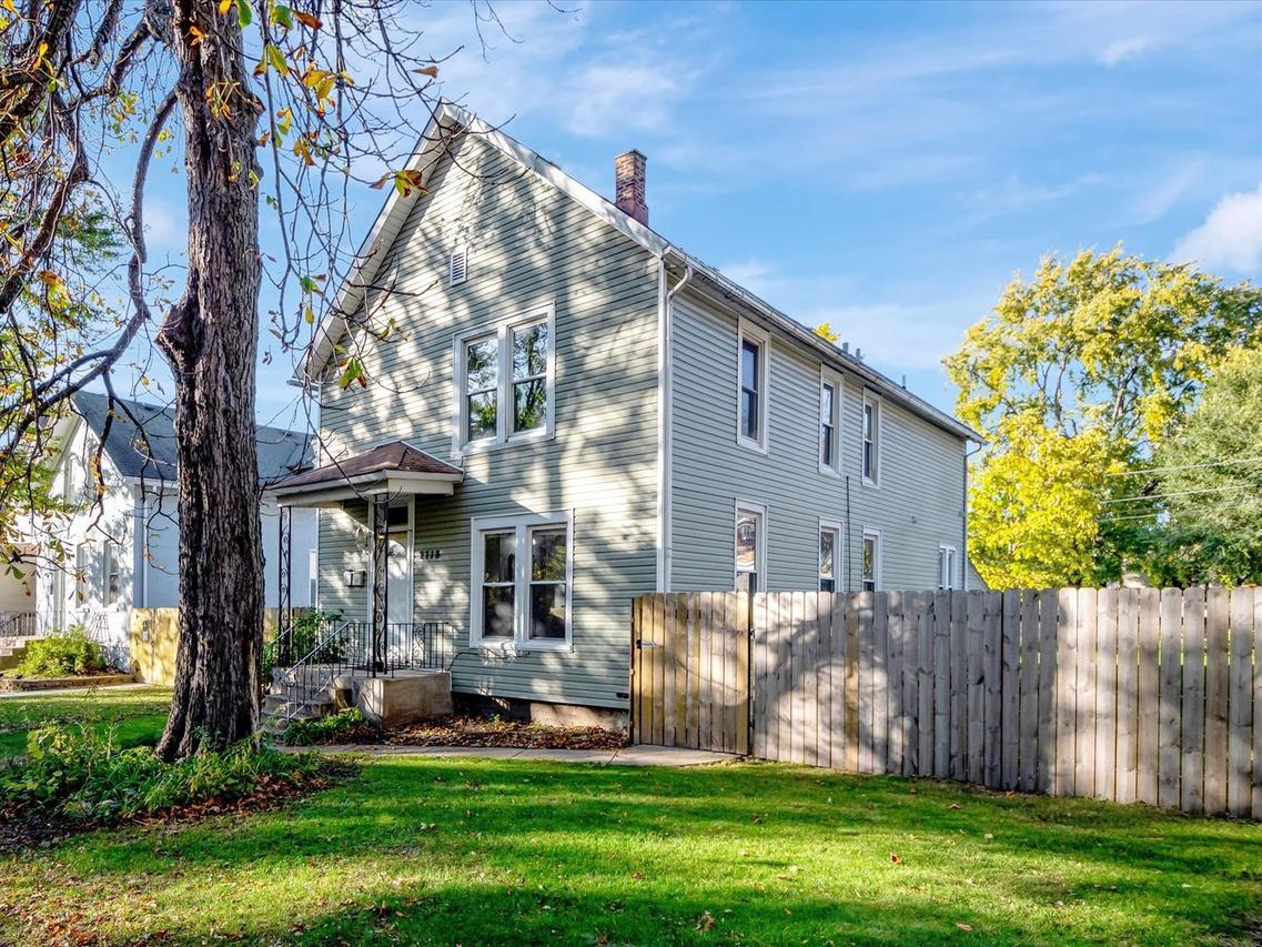 2718 Union St., Blue Island, IL 60406