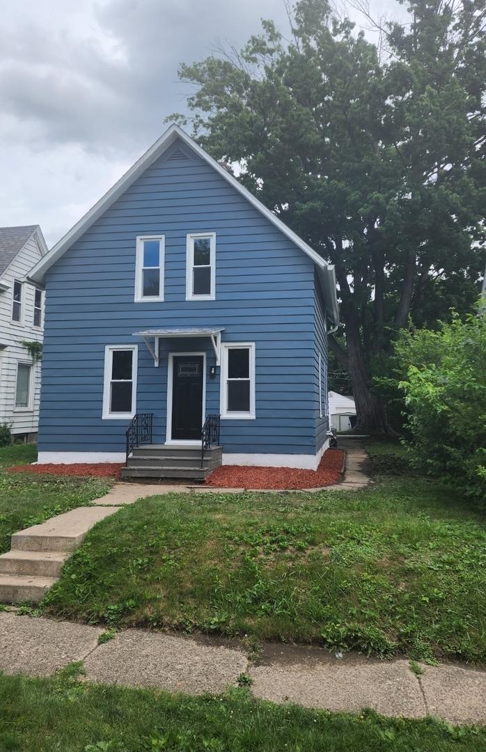 1718 11th St., Moline, IL 61265
