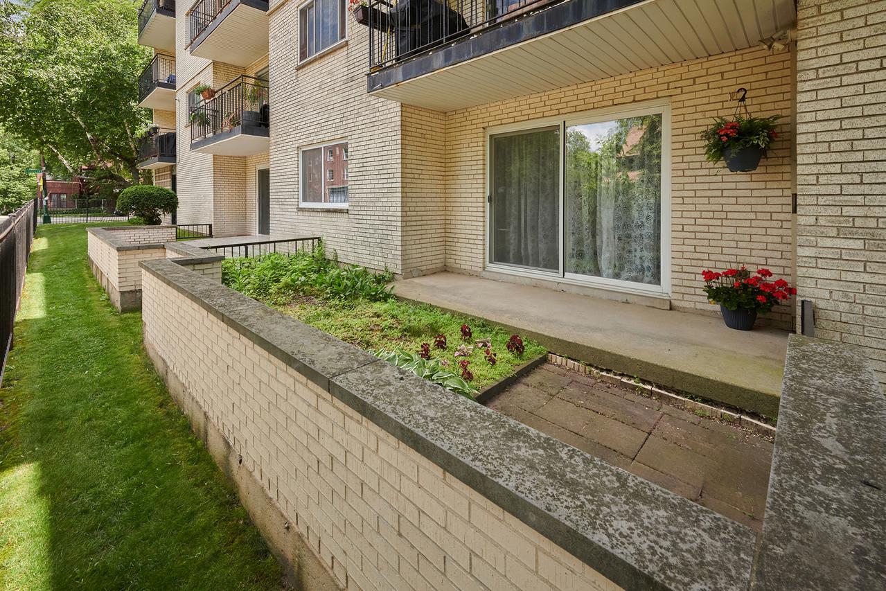 7074 N Ridge Blvd. #1E, Chicago, IL 60645