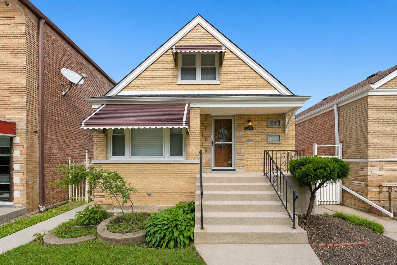 7205 S Lawndale Ave., Chicago, IL 60629