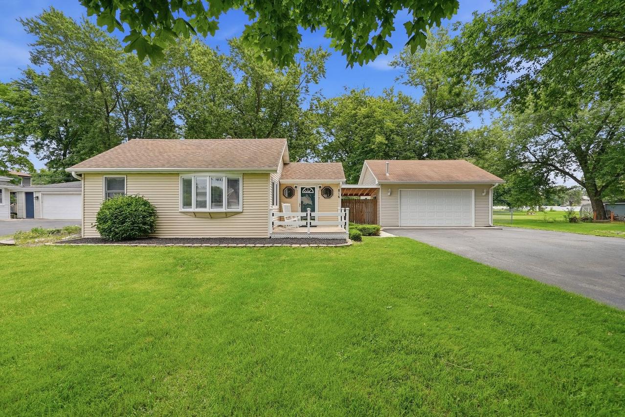 816 Ogden Rd., New Lenox, IL 60451