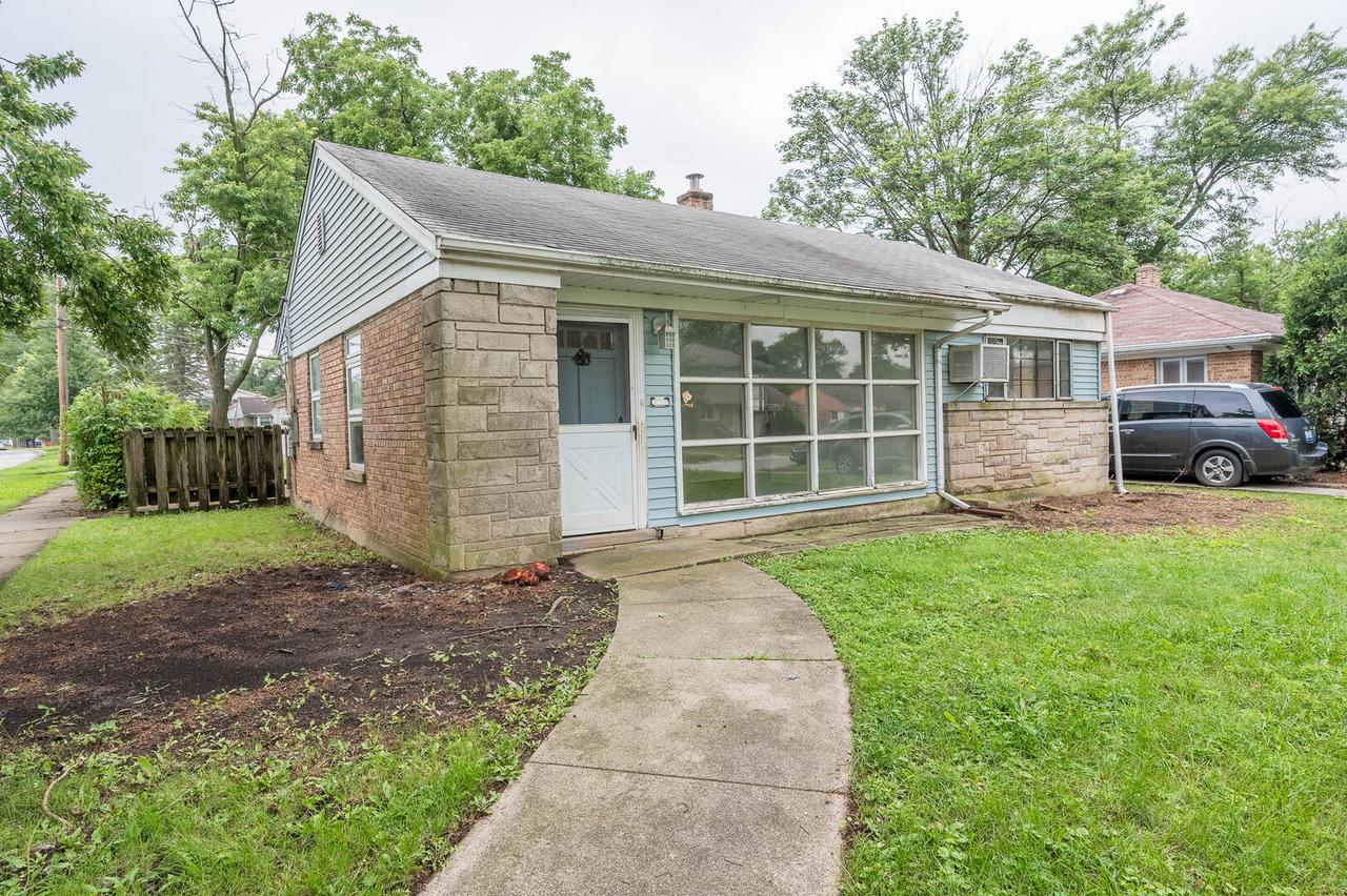 2141 Spruce Rd., Homewood, IL 60430