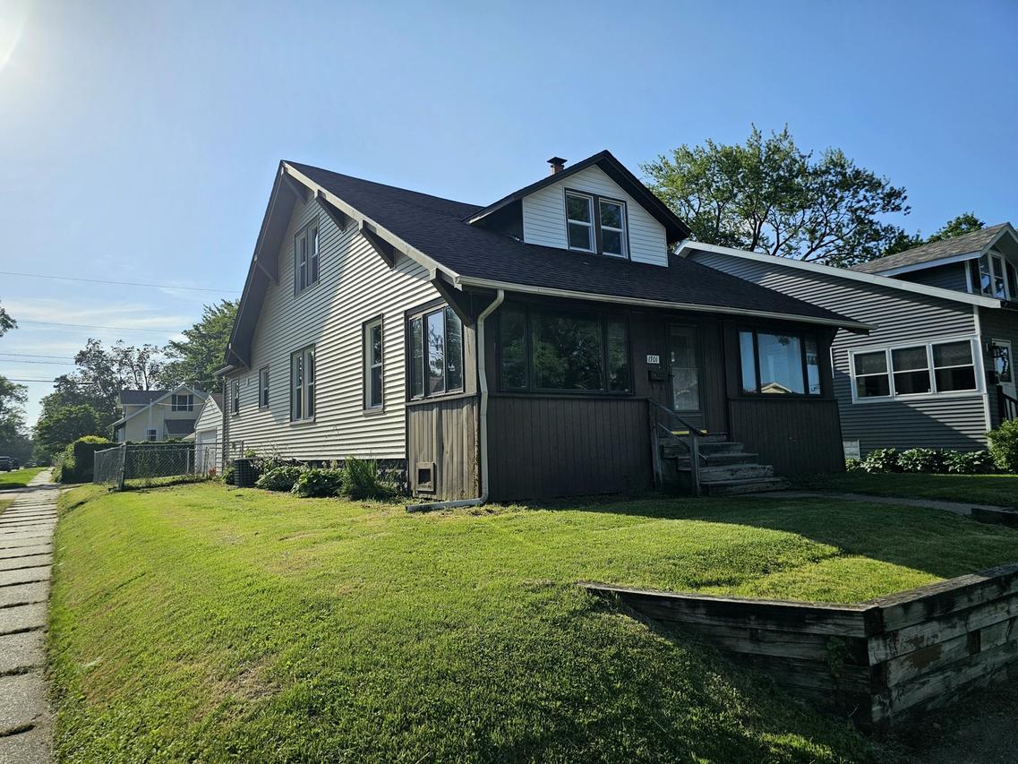 1701 28th St., Rock Island, IL 61201
