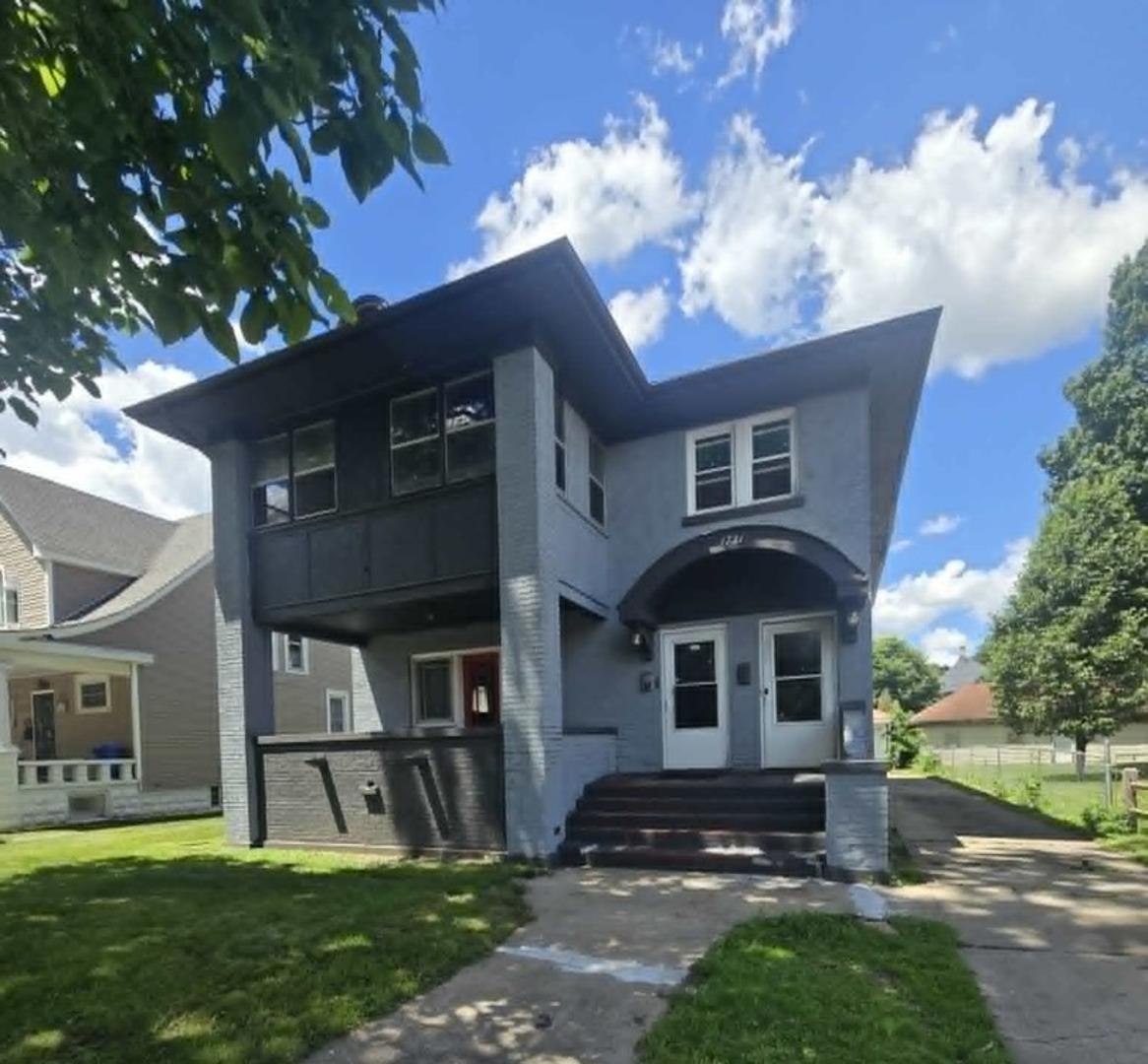 1721 S 5th St., Rockford, IL 61104