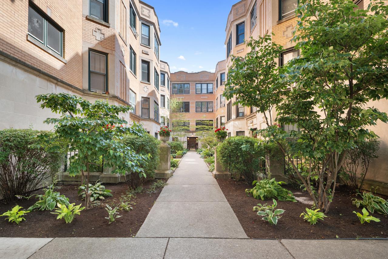 1215 W Granville Ave. #1A, Chicago, IL 60660