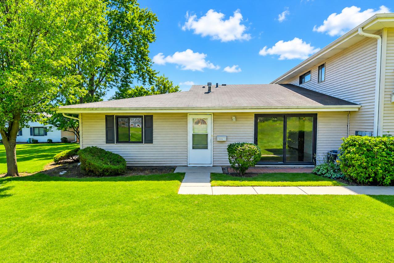 1434 Millbrook Ct., Schaumburg, IL 60193