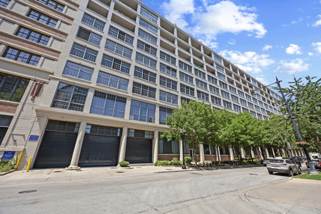 [Address Hidden by Seller], Chicago, IL 60610