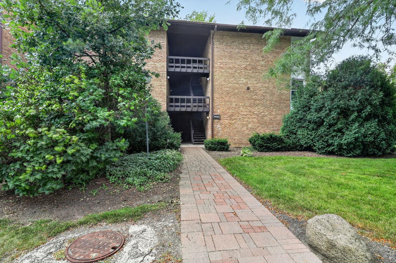 5542 E Lake Dr. #74D, Lisle, IL 60532