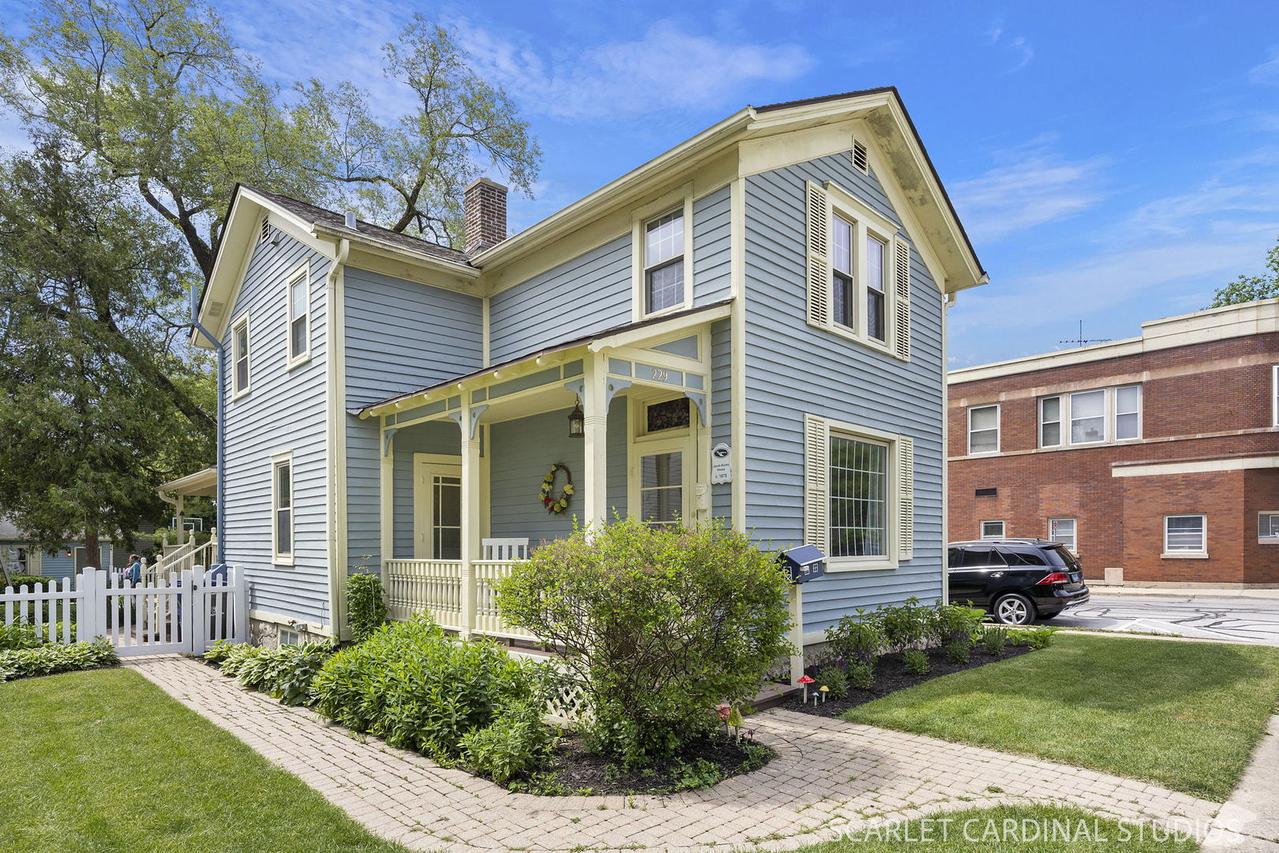 229 Center St., Naperville, IL 60540